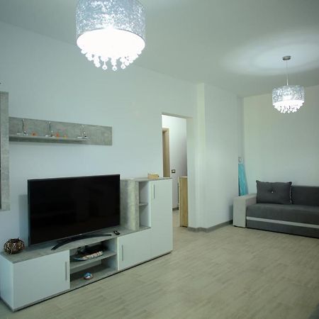 Isabelle Apartament Alezzi Beach Resort Mamaia Nord ナボダリ エクステリア 写真