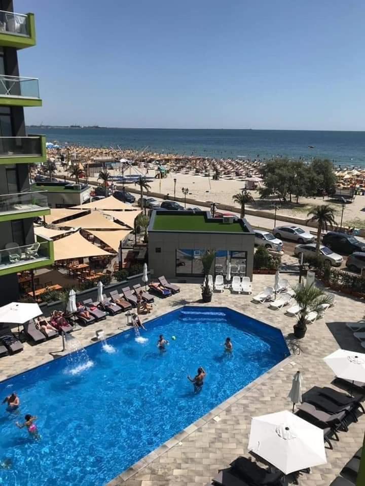 Isabelle Apartament Alezzi Beach Resort Mamaia Nord ナボダリ エクステリア 写真