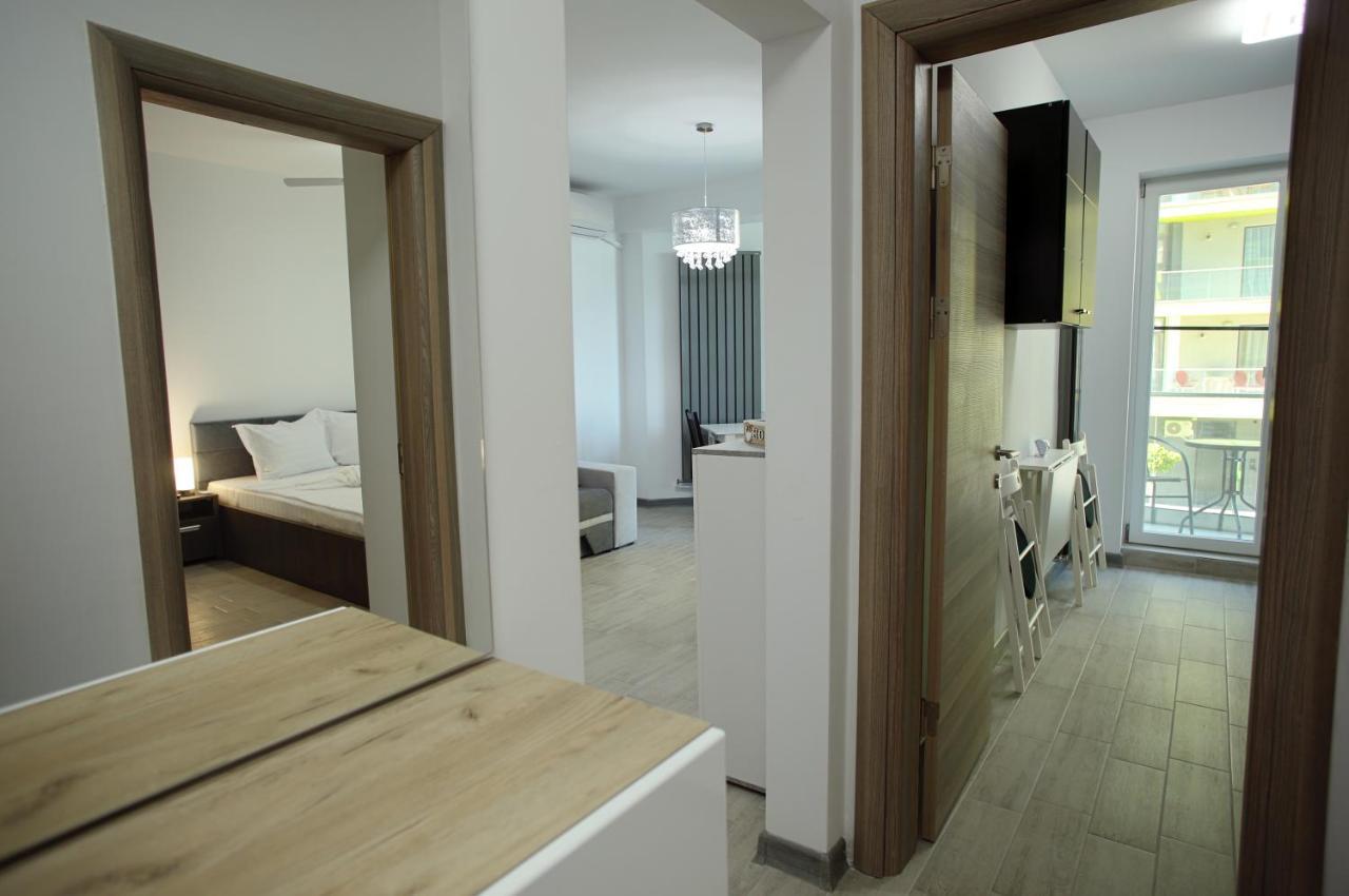 Isabelle Apartament Alezzi Beach Resort Mamaia Nord ナボダリ エクステリア 写真