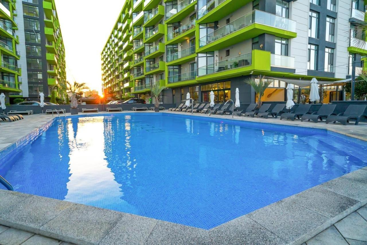 Isabelle Apartament Alezzi Beach Resort Mamaia Nord ナボダリ エクステリア 写真