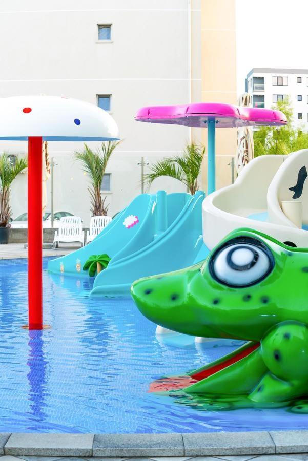 Isabelle Apartament Alezzi Beach Resort Mamaia Nord ナボダリ エクステリア 写真