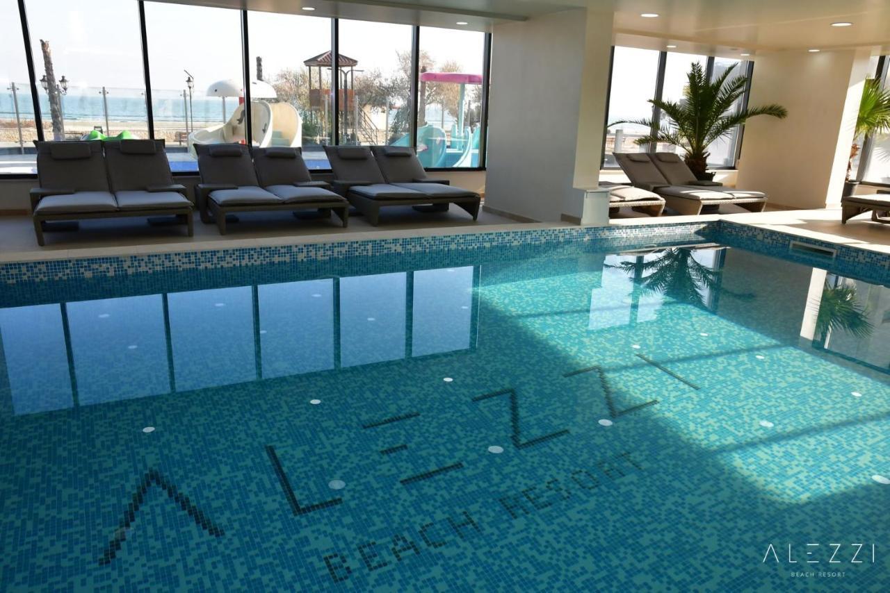 Isabelle Apartament Alezzi Beach Resort Mamaia Nord ナボダリ エクステリア 写真