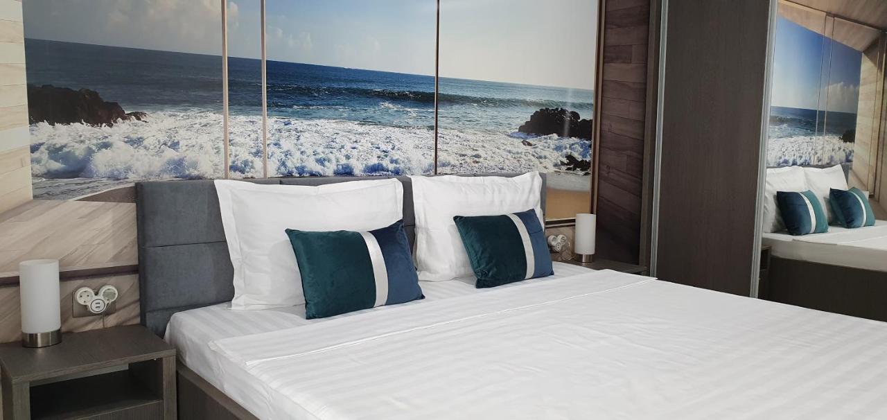 Isabelle Apartament Alezzi Beach Resort Mamaia Nord ナボダリ エクステリア 写真