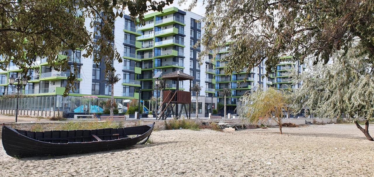 Isabelle Apartament Alezzi Beach Resort Mamaia Nord ナボダリ エクステリア 写真